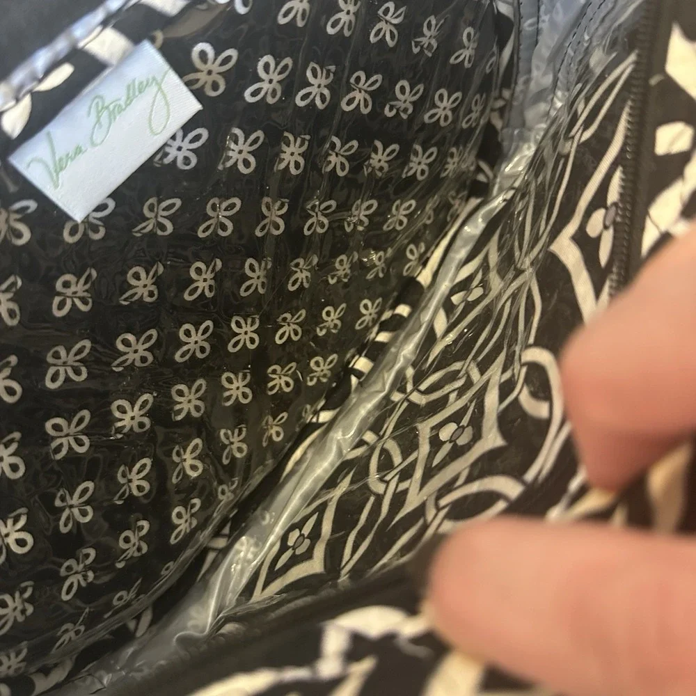 VERA BRADLEY travel organizer hanging Black White Concerto Zippered compartment